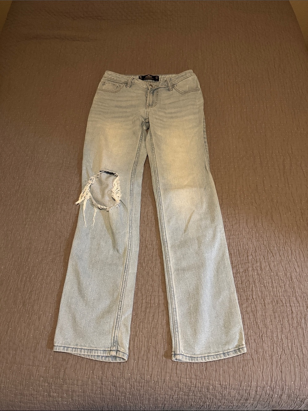 Hollister Ripped Low Rise 90’s Vintage Straight Jeans